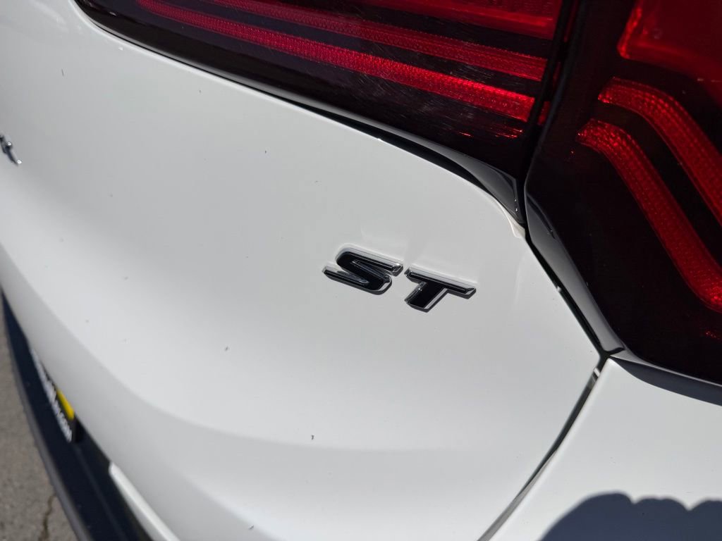 Used 2024 Buick Encore GX Sport Touring w/ Comfort Package image 10