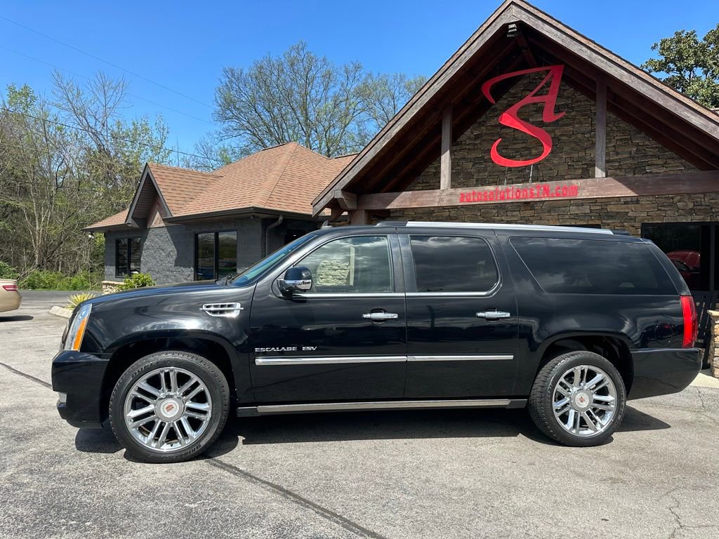 Used 2014 Cadillac Escalade ESV Platinum AWD/4WD image 2