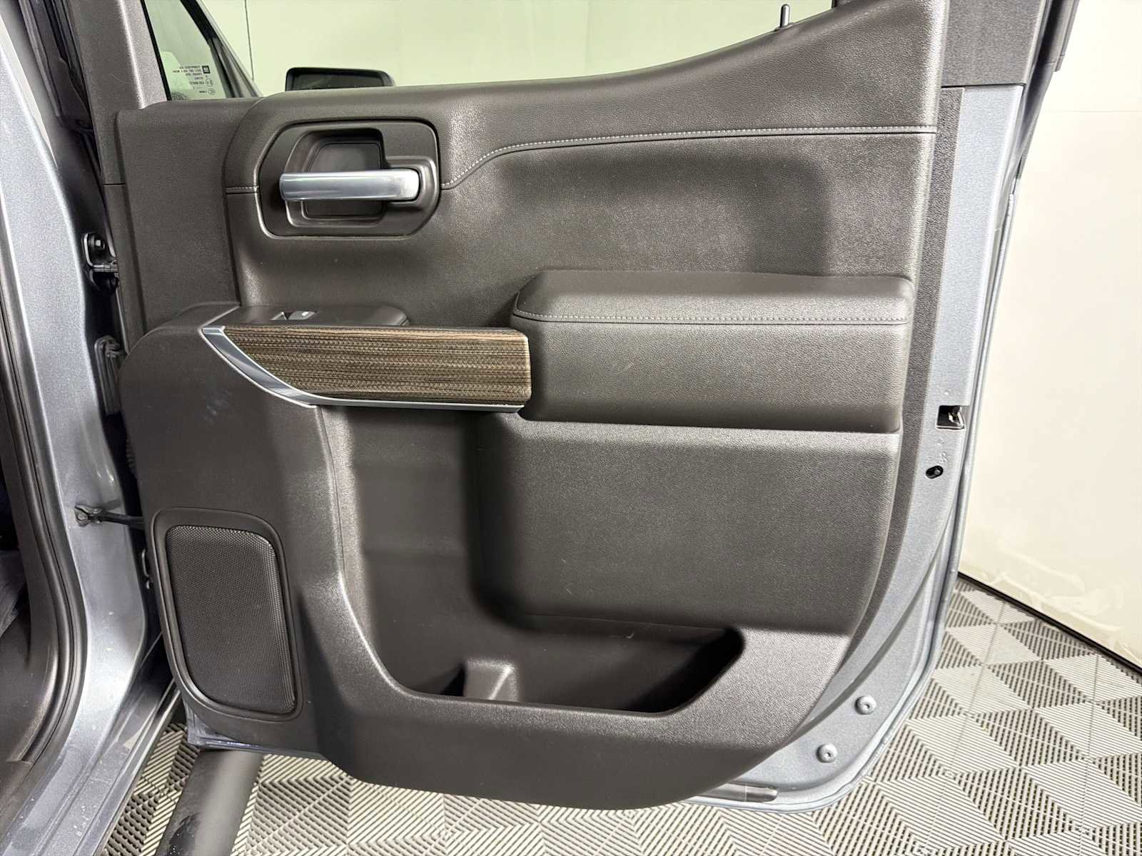 Used 2021 Chevrolet Silverado 1500 LT Trail Boss w/ Convenience Package II image 14