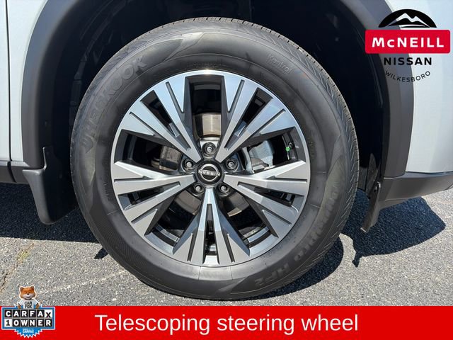 Used 2023 Nissan Rogue SV w/ SV Premium B Package image 11