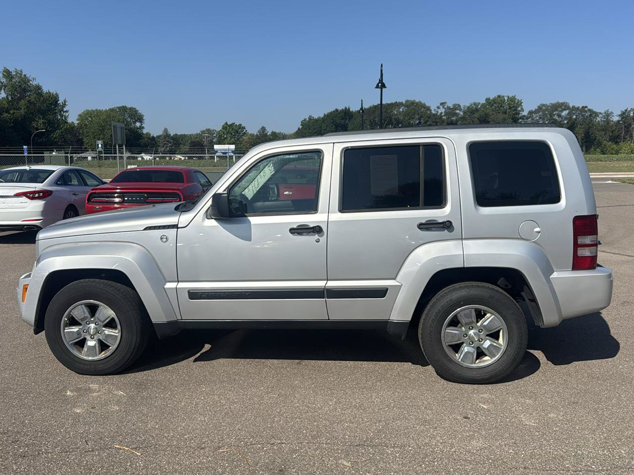 Used 2012 Jeep Liberty Sport AWD/4WD image 8