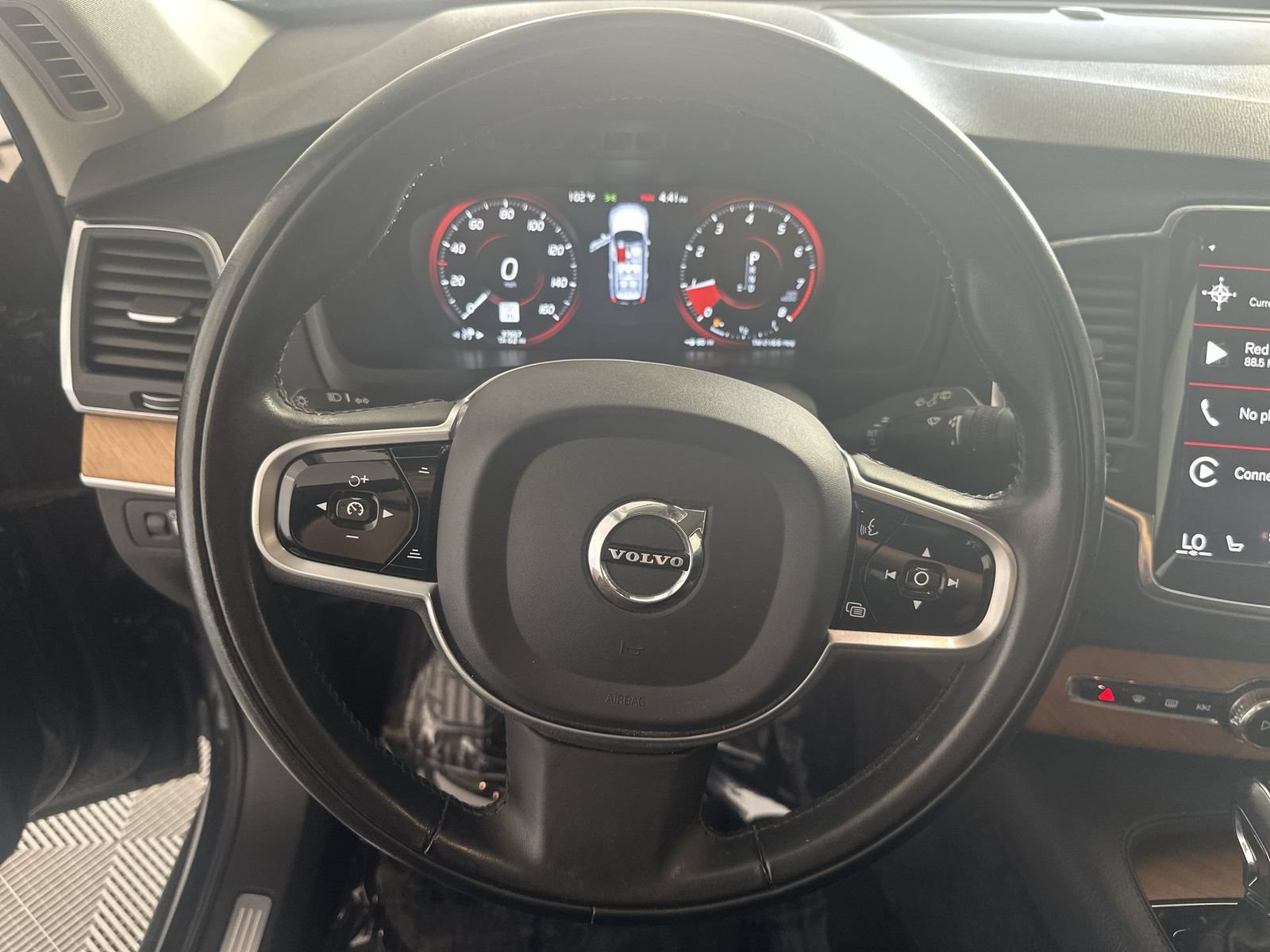 Used 2021 Volvo XC90 T6 Momentum w/ Climate Package AWD/4WD image 14