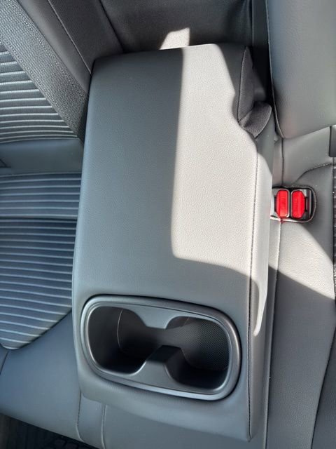 Used 2024 Toyota Camry SE image 32