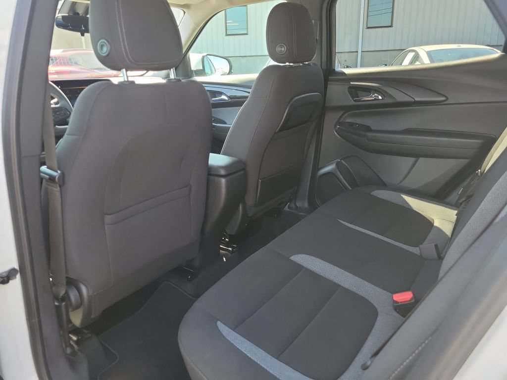 Used 2025 Chevrolet TrailBlazer LT FWD image 17