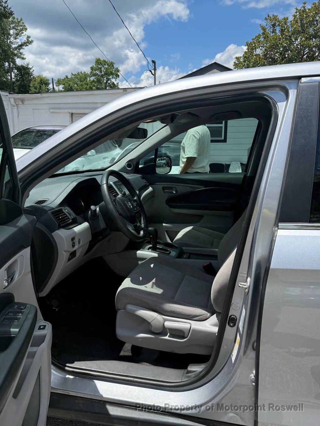 Used 2020 Honda Pilot LX image 2