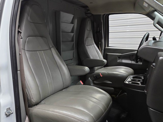 Used 2023 GMC Savana 2500 w/ Driver Convenience Package RWD image 19