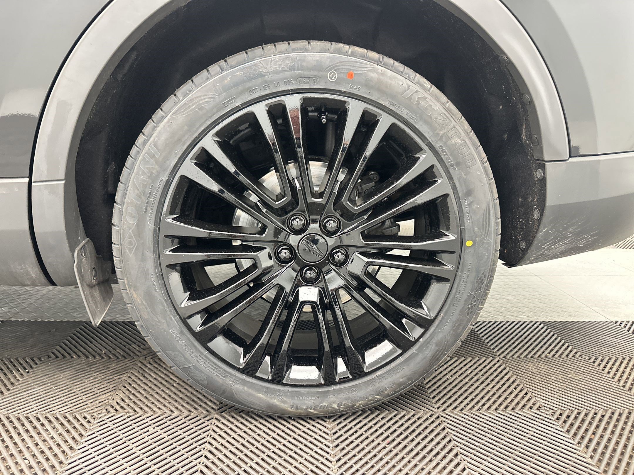Used 2018 Lincoln MKX Reserve w/ Lincoln MKX Climate Package AWD/4WD image 12
