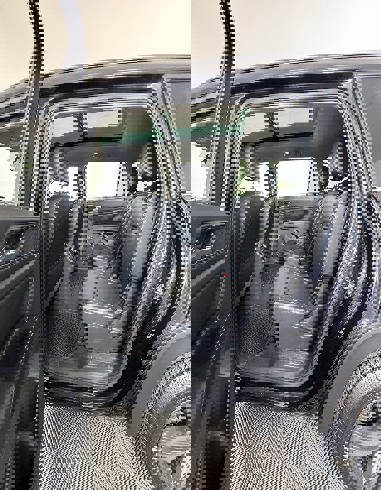 Used 2021 Volkswagen Atlas SE image 8