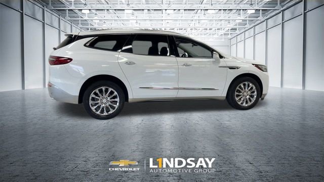 Used 2021 Buick Enclave Premium w/ Sun and Sites Package image 2