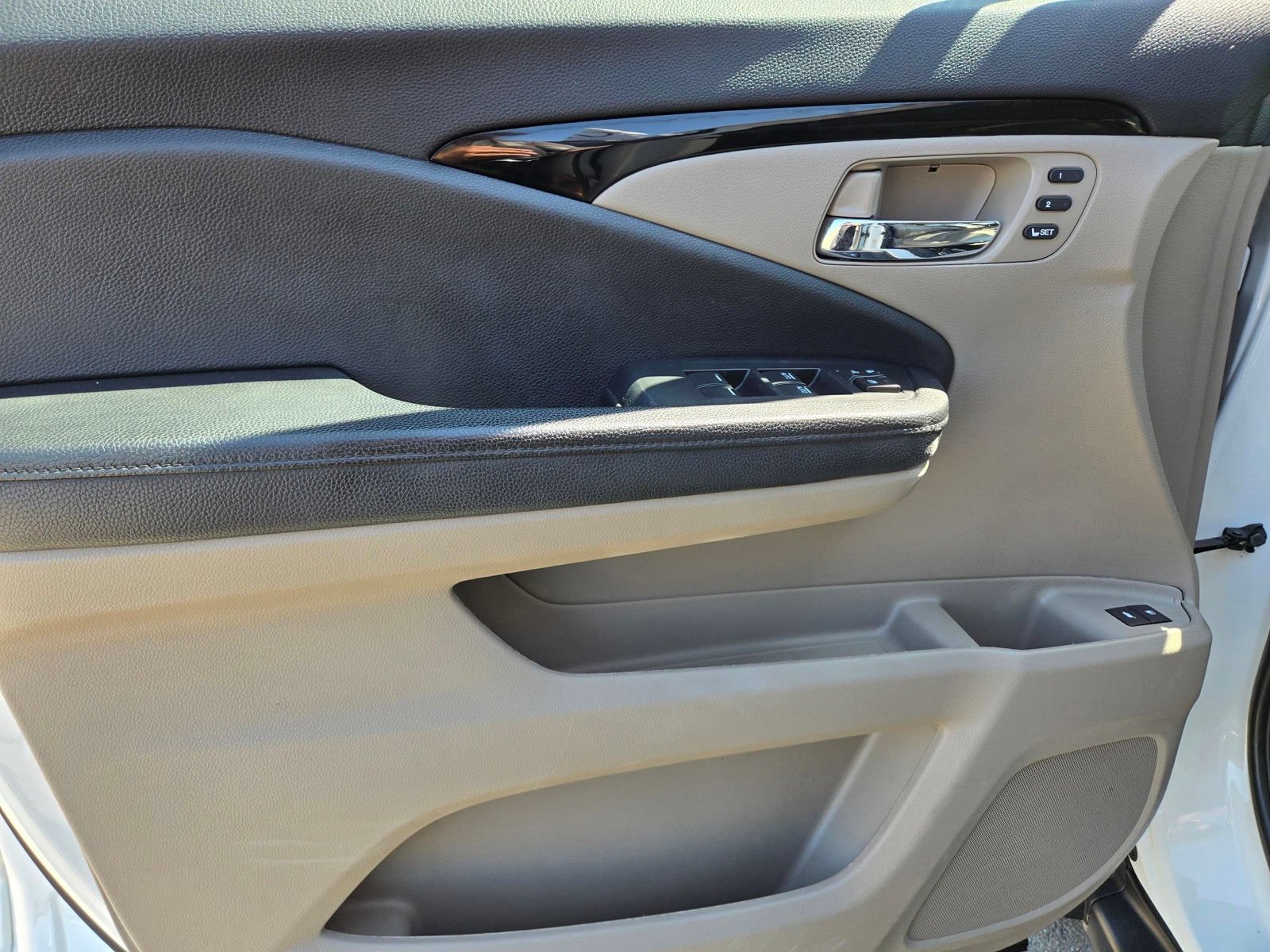 Used 2019 Honda Pilot Touring image 16
