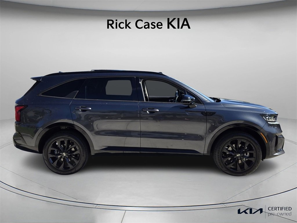 Used 2021 Kia Sorento SX image 4