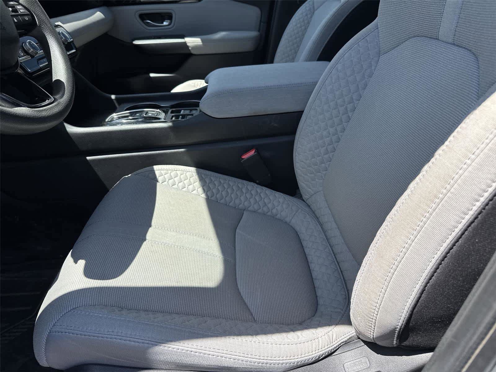 Used 2023 Honda Pilot LX image 11