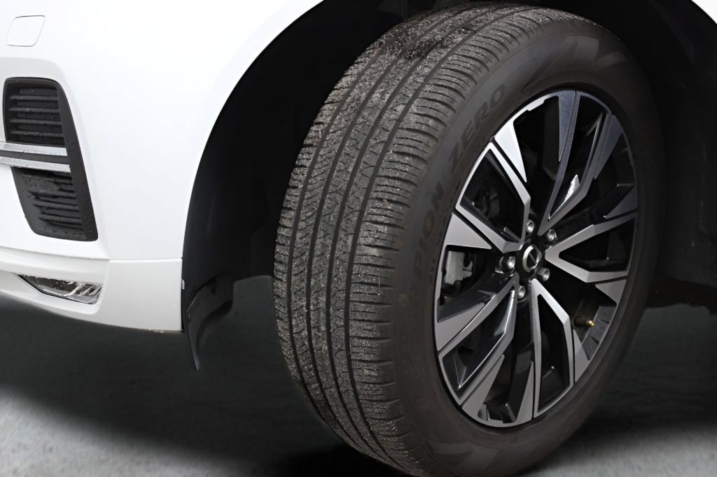 Used 2023 Volvo XC60 B5 Core w/ Climate Package AWD/4WD image 47