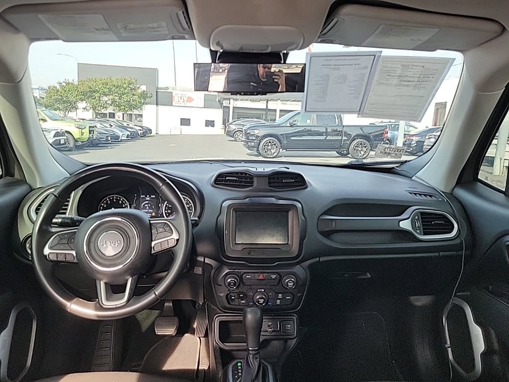 Used 2019 Jeep Renegade Latitude w/ Popular Equipment Group image 15