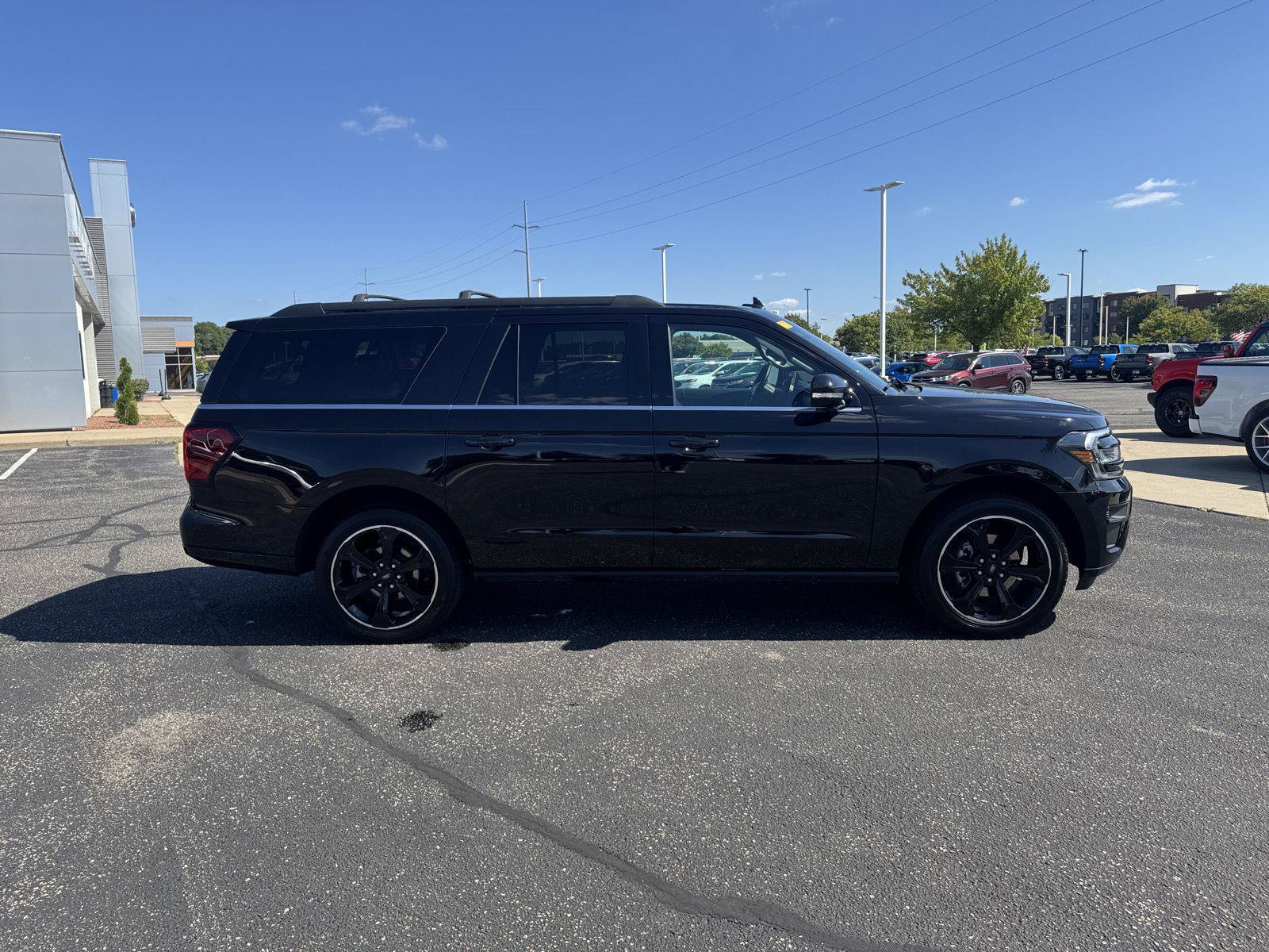 Certified 2023 Ford Expedition Max Limited AWD/4WD image 3