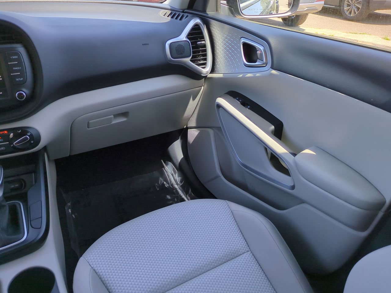 Certified 2025 Kia Soul LX image 17