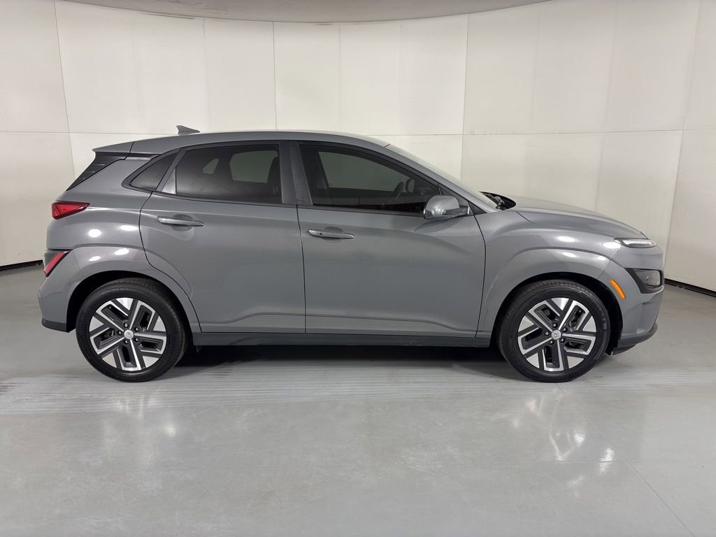 Used 2023 Hyundai Kona SE w/ Cargo Package image 10