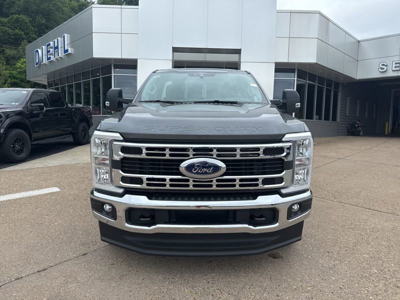 New 2025 Ford F350 XLT video 2