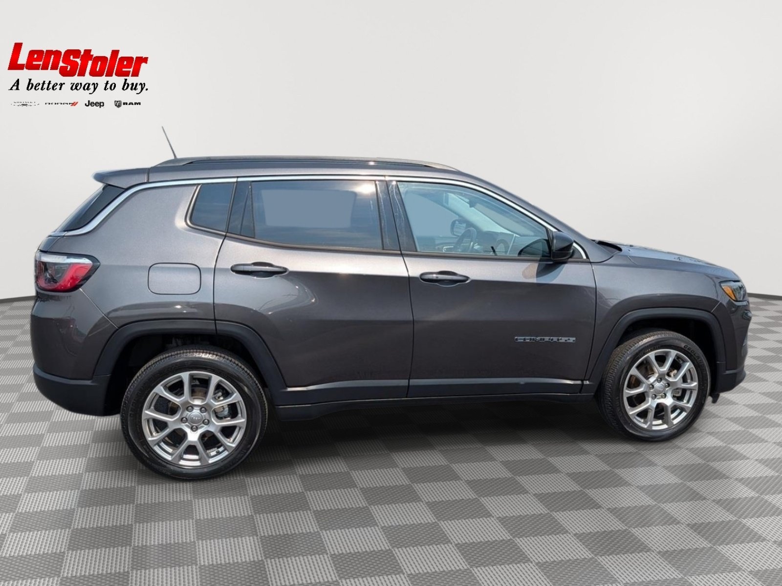 Used 2022 Jeep Compass Latitude w/ Sun and Sound Group AWD/4WD image 6