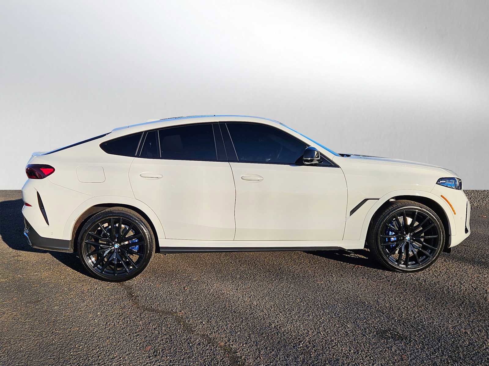 Used 2025 BMW X6 M60i image 7
