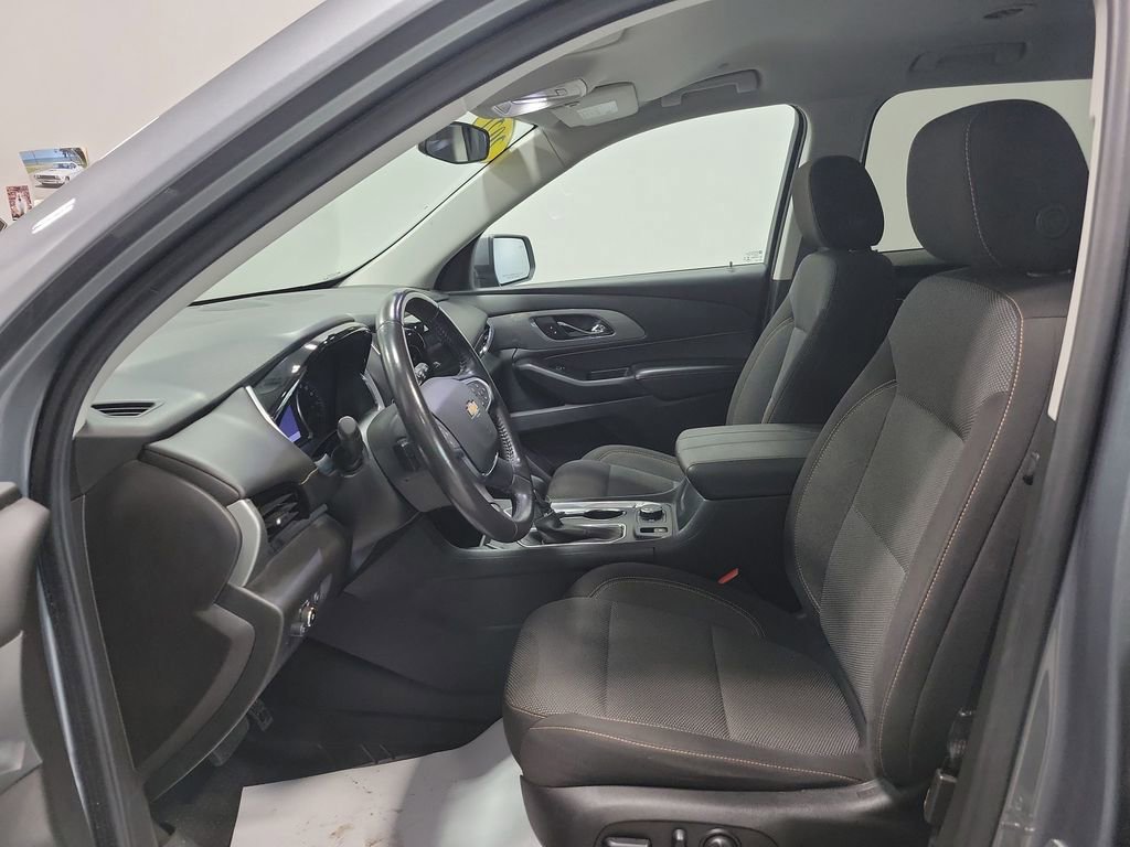 Used 2021 Chevrolet Traverse LT image 24