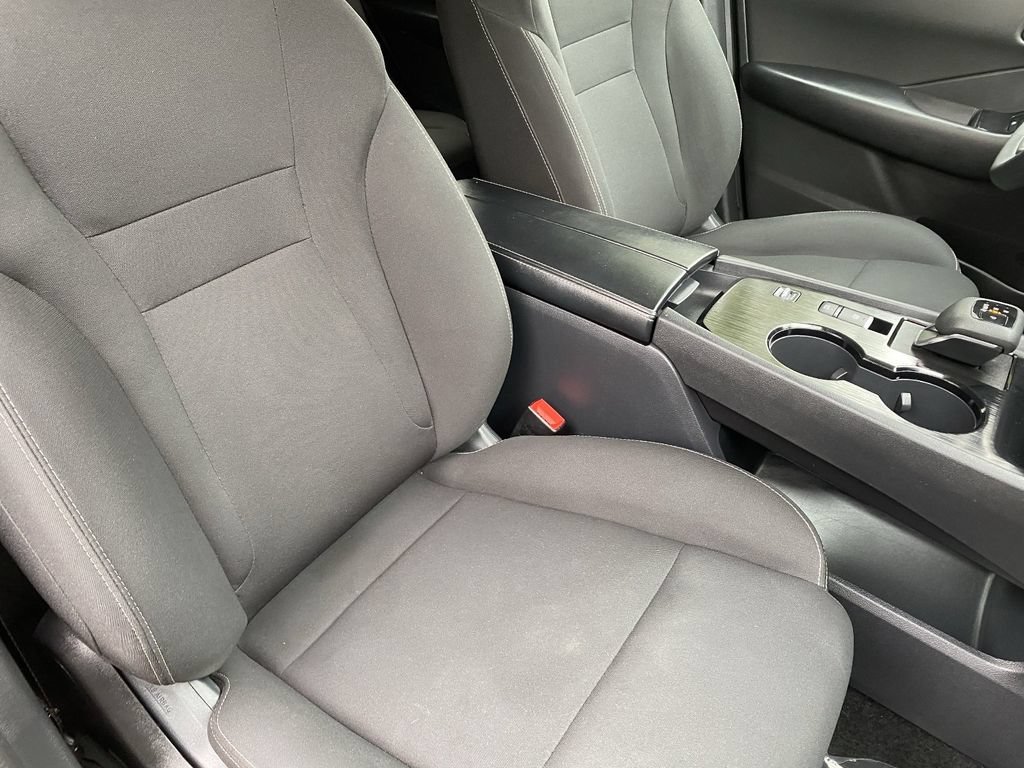 Used 2025 Nissan Rogue S FWD image 15