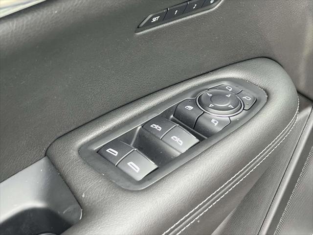 Used 2023 Cadillac XT6 Premium Luxury image 16