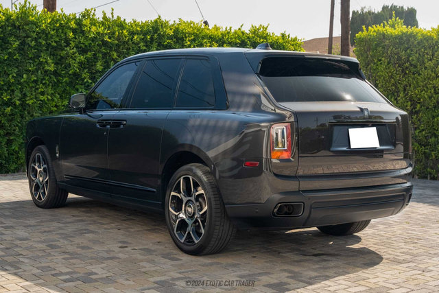 Used 2020 Rolls-Royce Cullinan Black Badge image 6