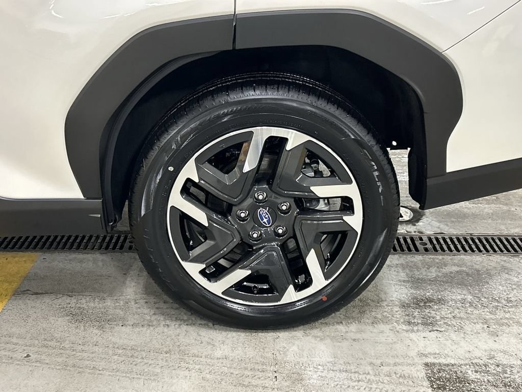 Certified 2025 Subaru Forester Limited AWD/4WD image 11