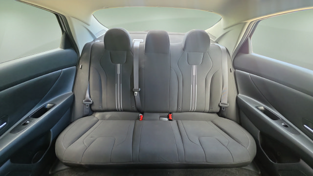 Used 2024 Hyundai Elantra SEL FWD image 31
