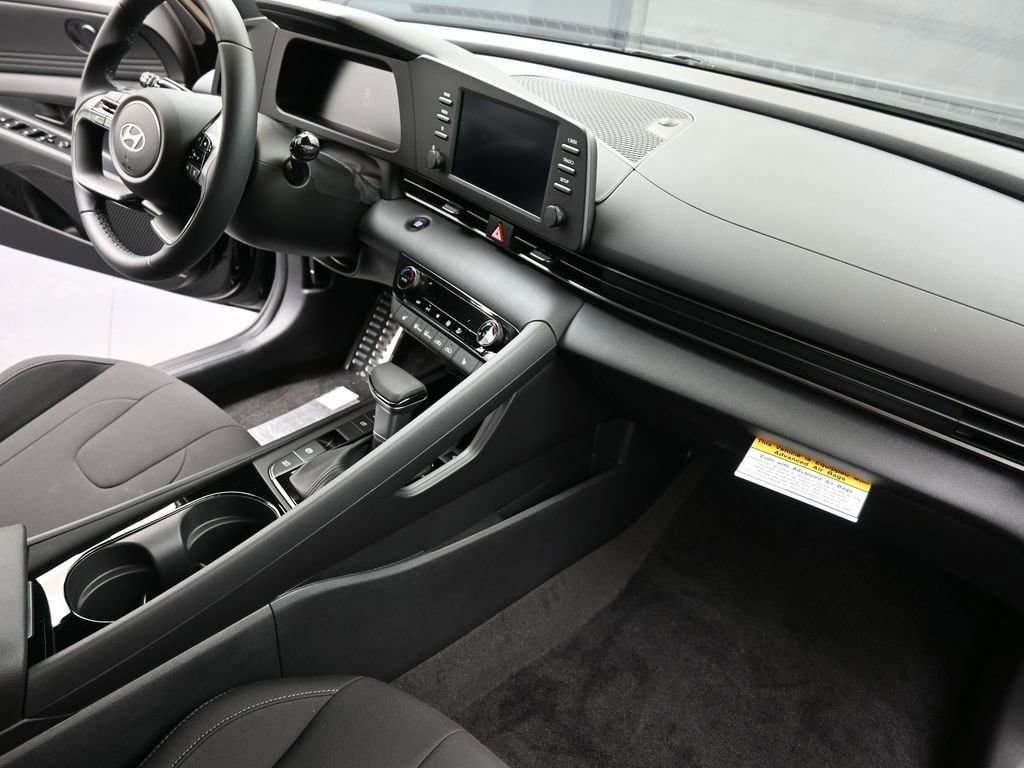 New 2026 Hyundai Elantra SEL Sport image 13