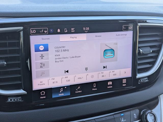 Used 2023 Chrysler Pacifica Touring-L FWD image 26