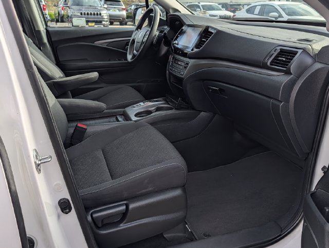 Used 2023 Honda Ridgeline Sport image 9