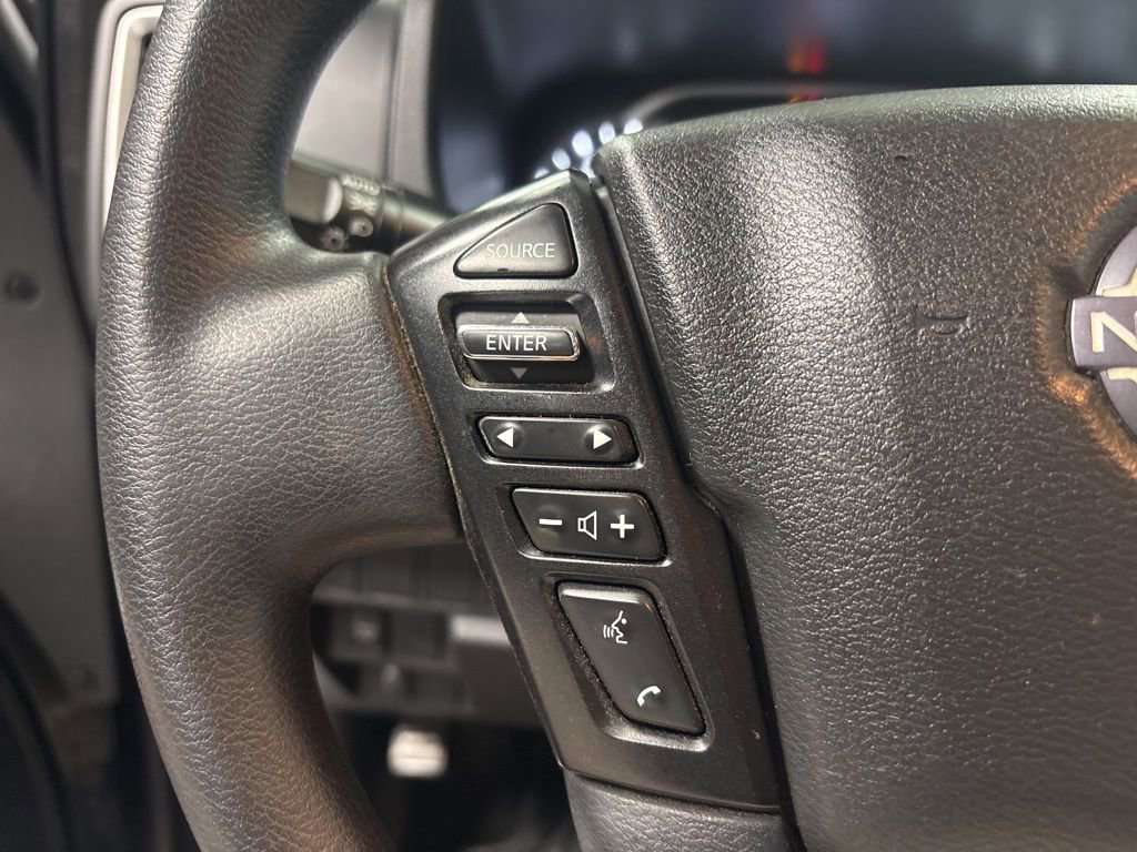 Used 2022 Nissan Frontier SV image 14