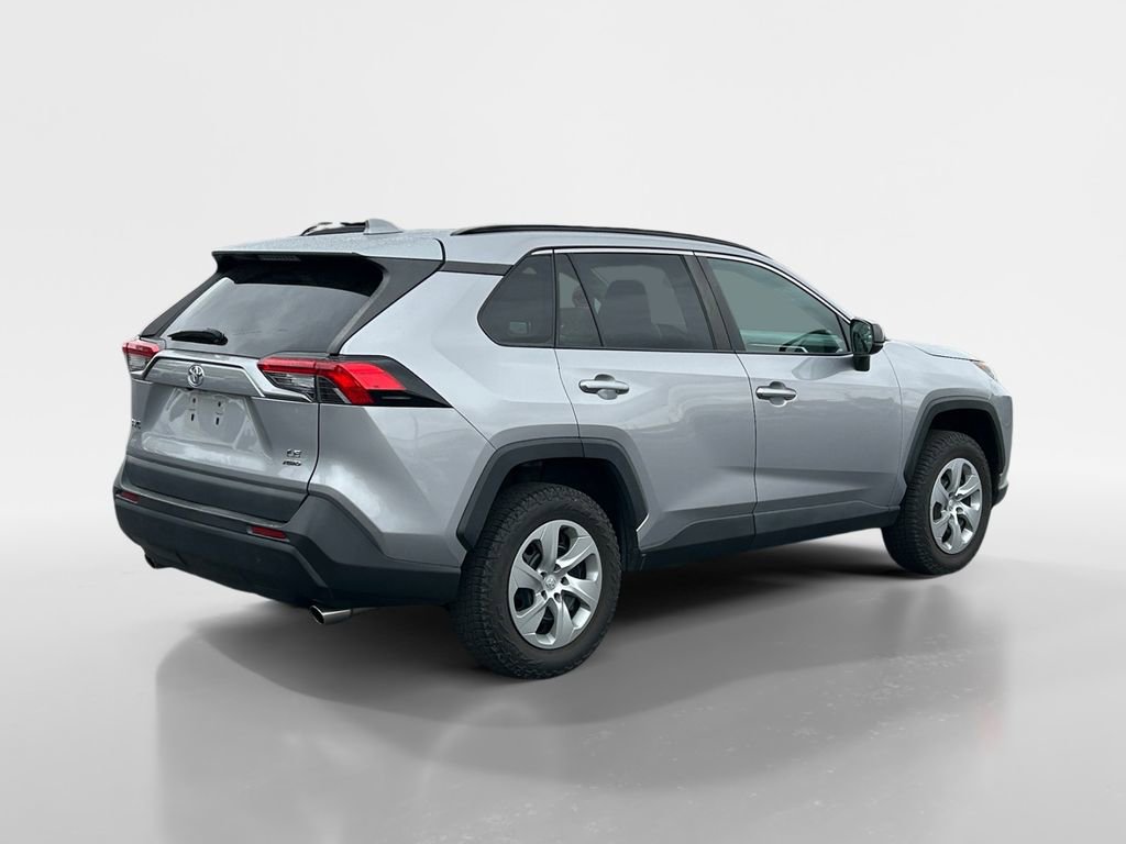 Used 2021 Toyota RAV4 LE AWD/4WD image 5