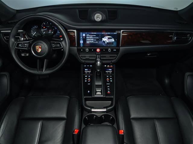 Used 2025 Porsche Macan image 19