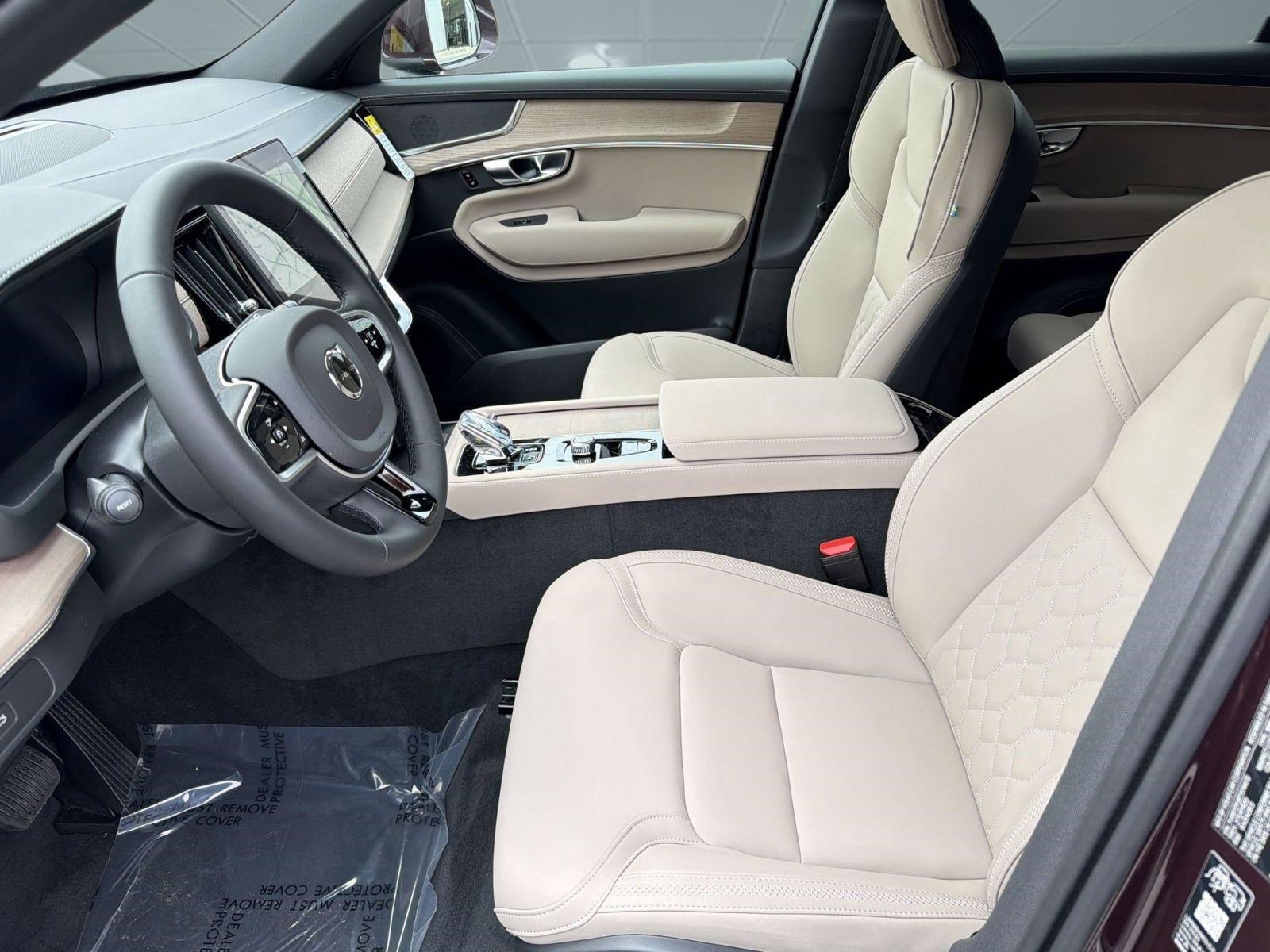 New 2026 Volvo XC90 B5 Core w/ Protection Package image 5