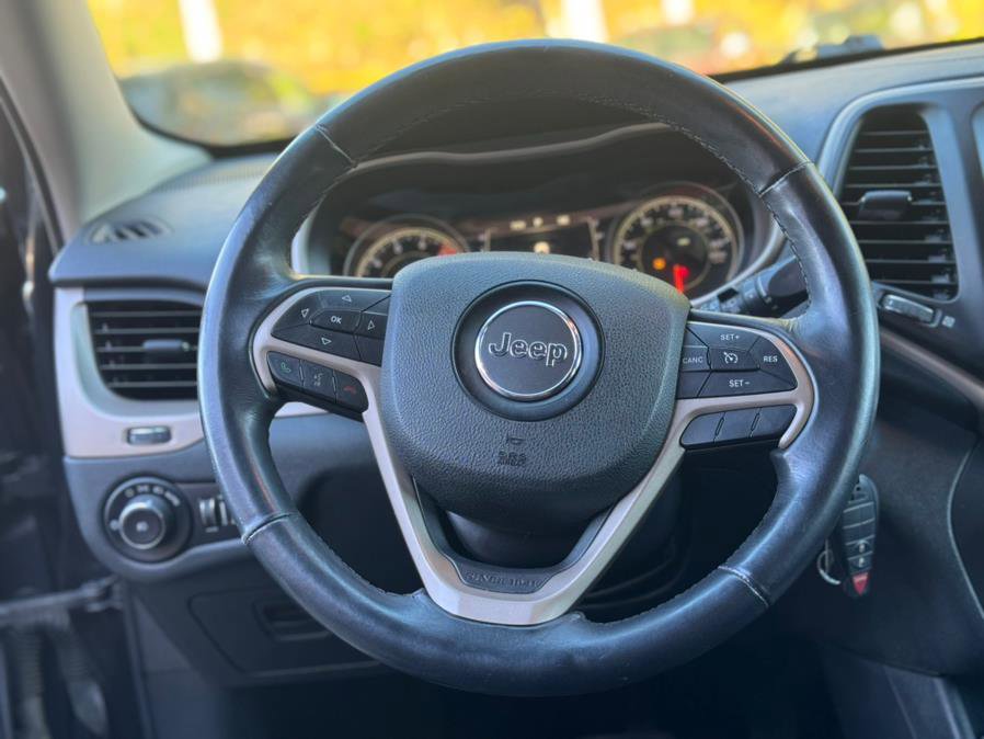 Used 2016 Jeep Cherokee Latitude w/ Safety/Convenience Group image 20