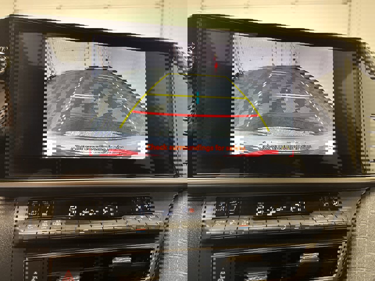 Used 2025 Toyota Camry XLE image 5