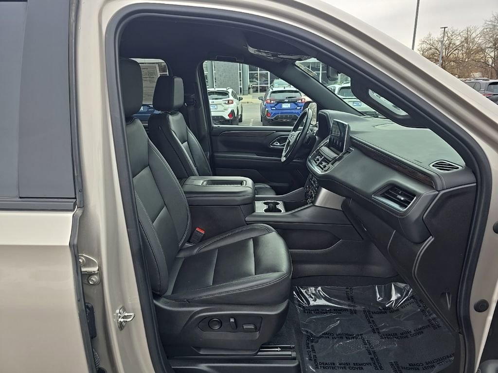 Used 2021 Chevrolet Suburban Z71 w/ Luxury Package AWD/4WD image 6