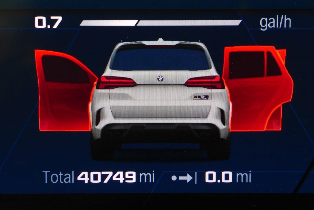 Used 2024 BMW X5 M Competition w/ Executive Package image 33