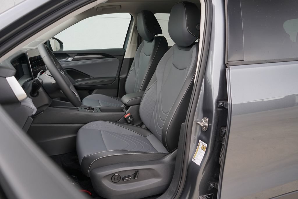 New 2026 Volkswagen Tiguan SE FWD image 10