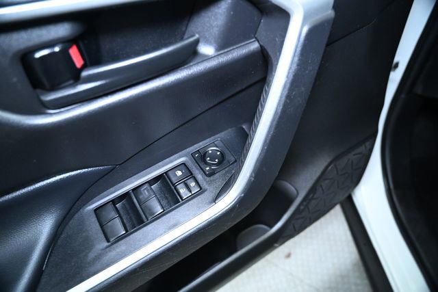 Used 2022 Toyota RAV4 LE image 25