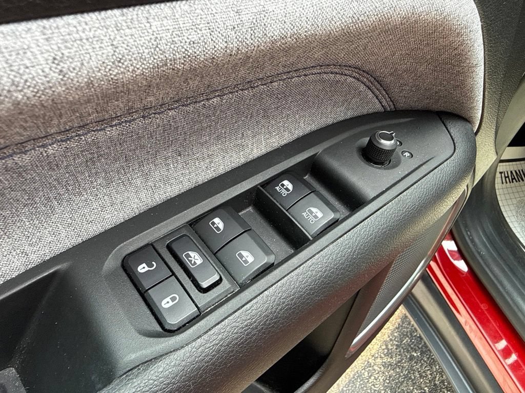 Used 2023 Jeep Compass Latitude w/ Convenience Group AWD/4WD image 21