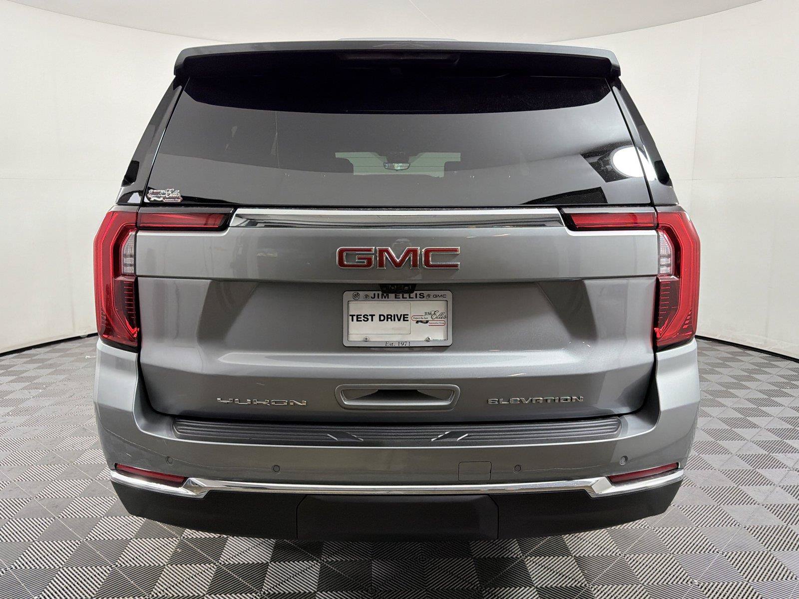 Used 2026 GMC Yukon XL Elevation w/ Elevation Premium Package RWD image 5
