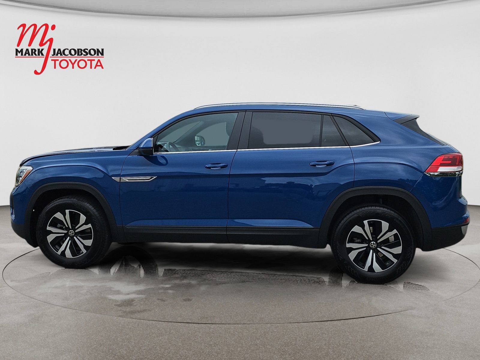 Used 2025 Volkswagen Atlas Cross Sport SE FWD image 13