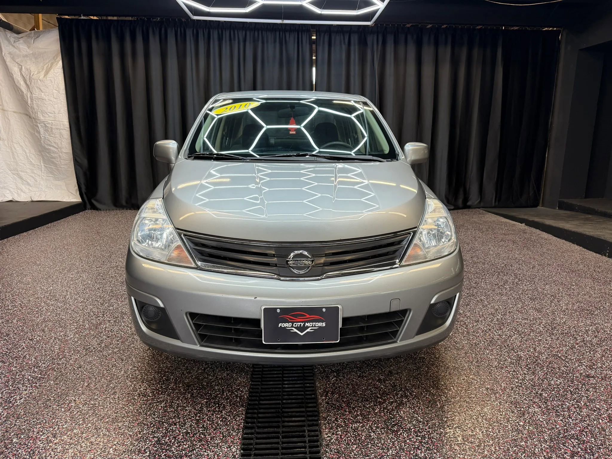 Used 2010 Nissan Versa 1.8 S w/ PWR Plus Pkg FWD image 2