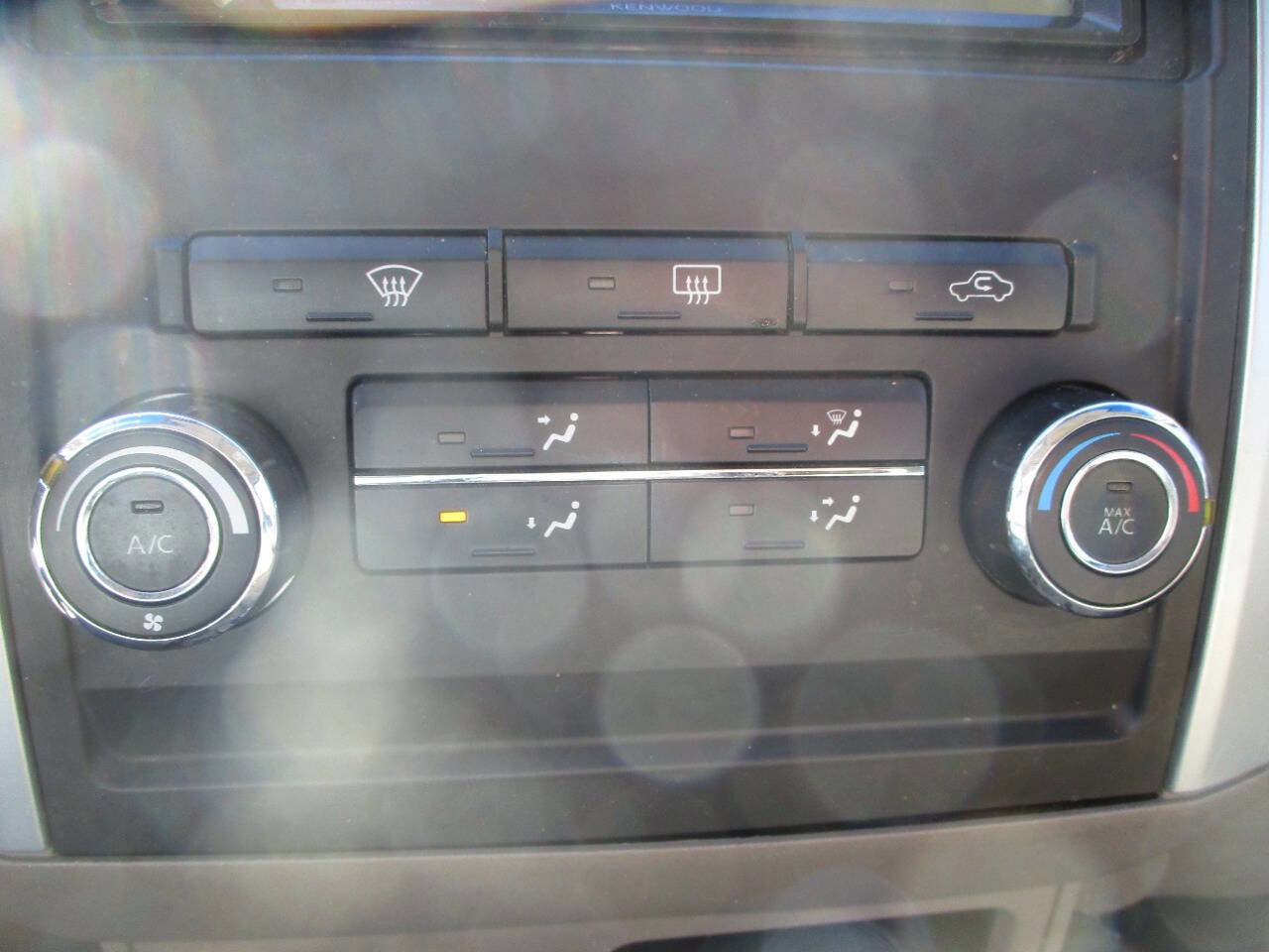 Used 2010 Nissan Frontier SE image 9