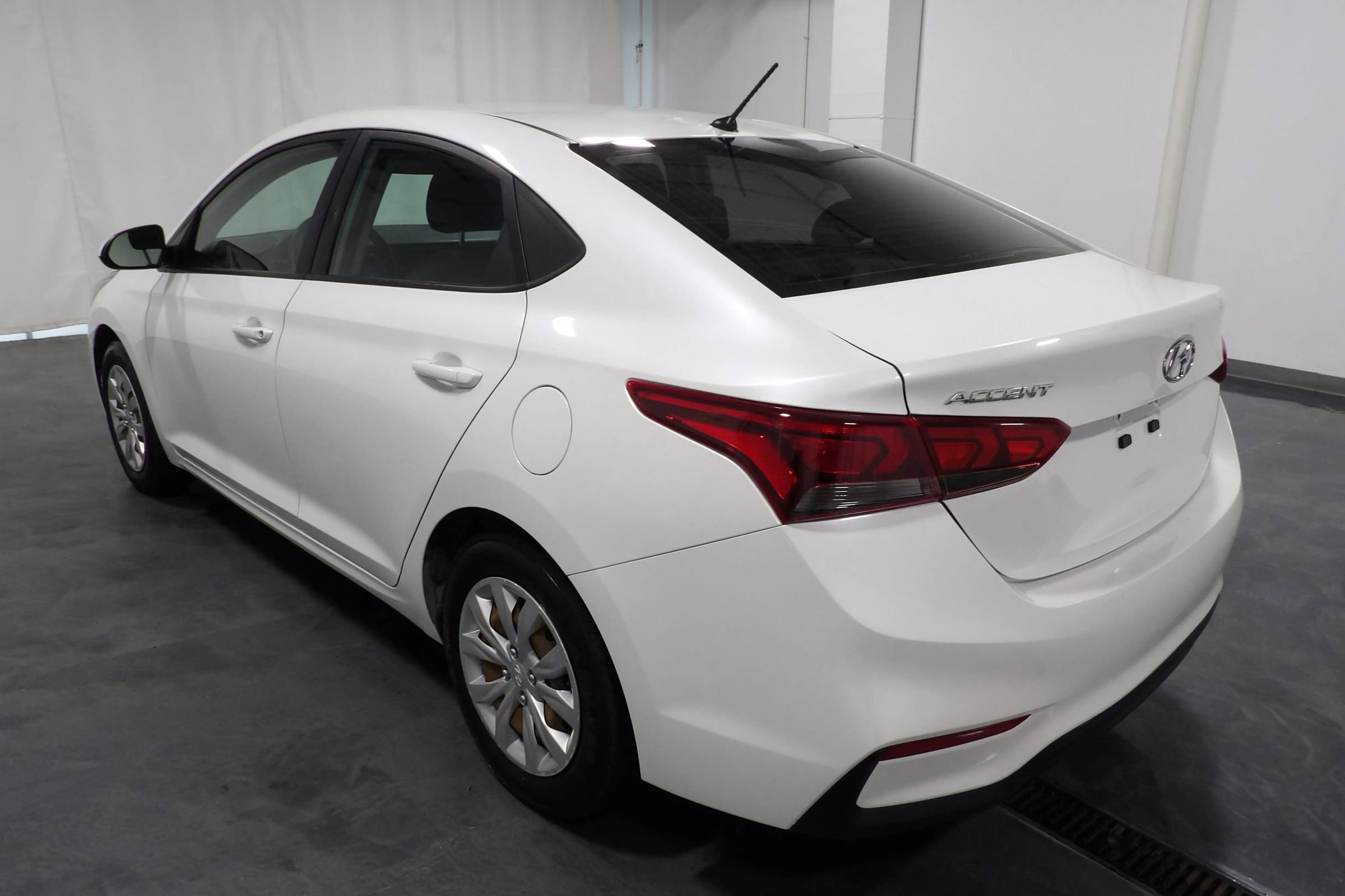 Used 2019 Hyundai Accent SE image 6