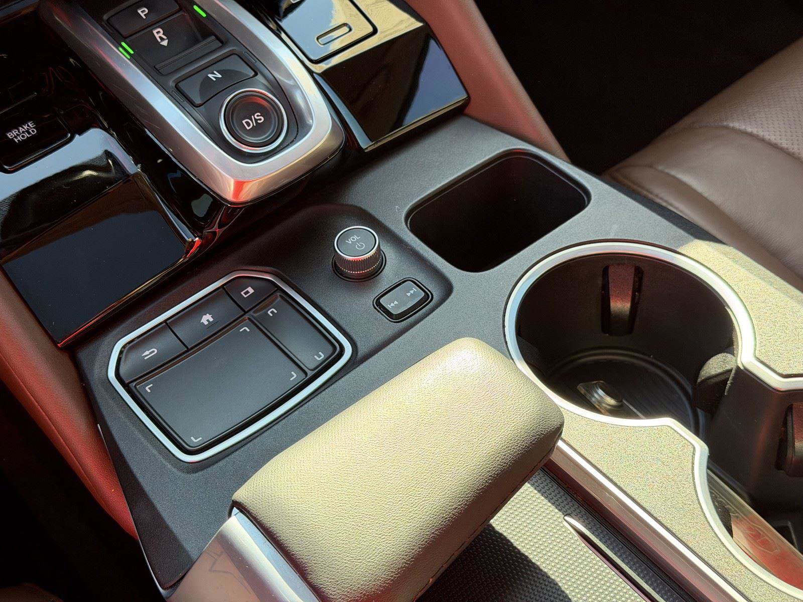 Used 2024 Acura MDX FWD w/ Technology Package image 16